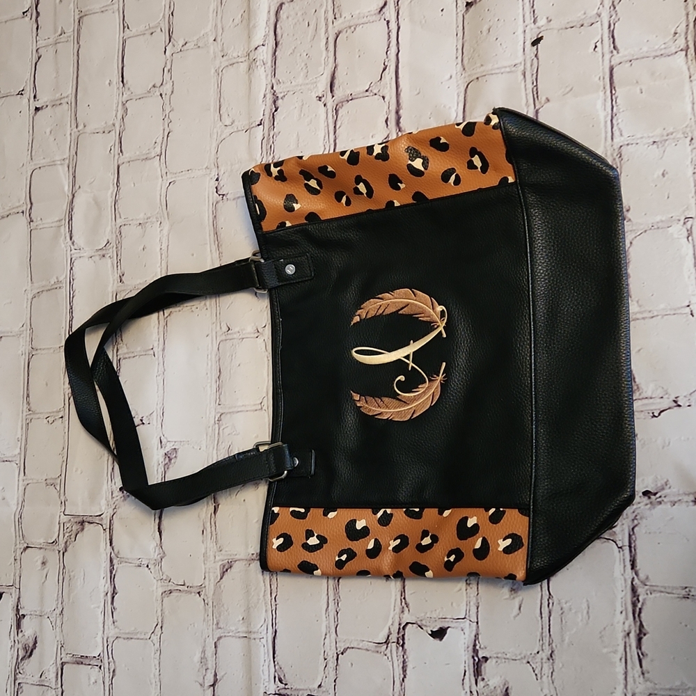 Thirty-one colorblock tote leopard monogrammed "A"